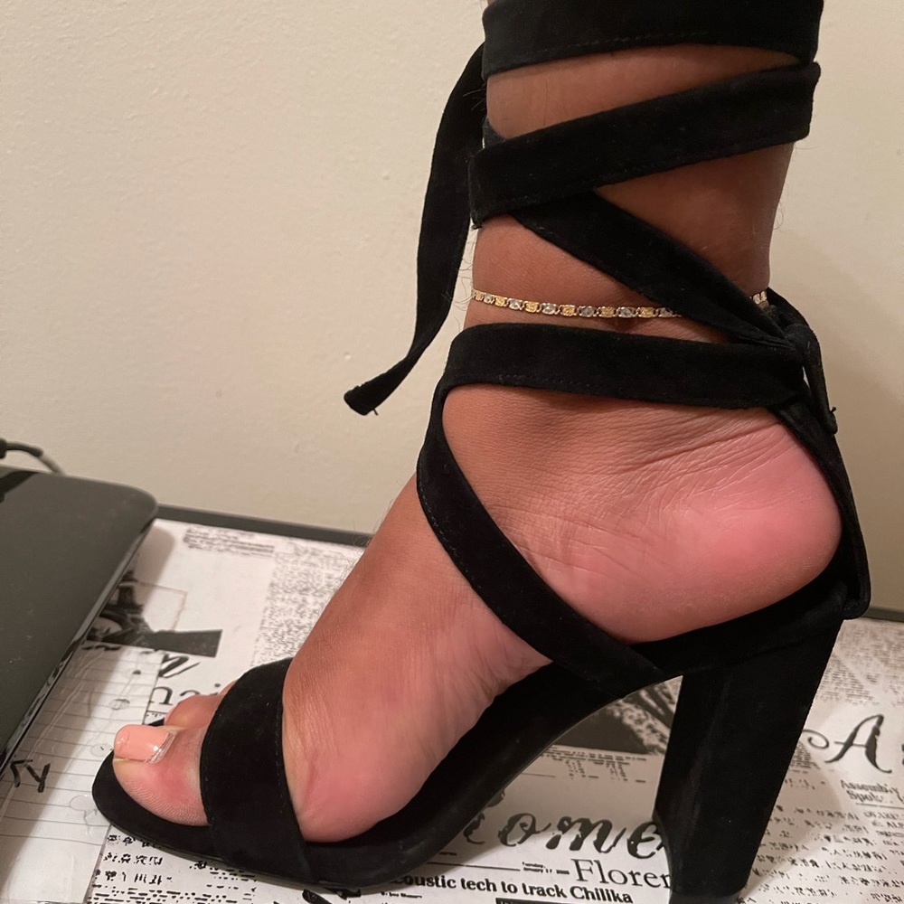 Steve Madden Black Suede Carson Heel